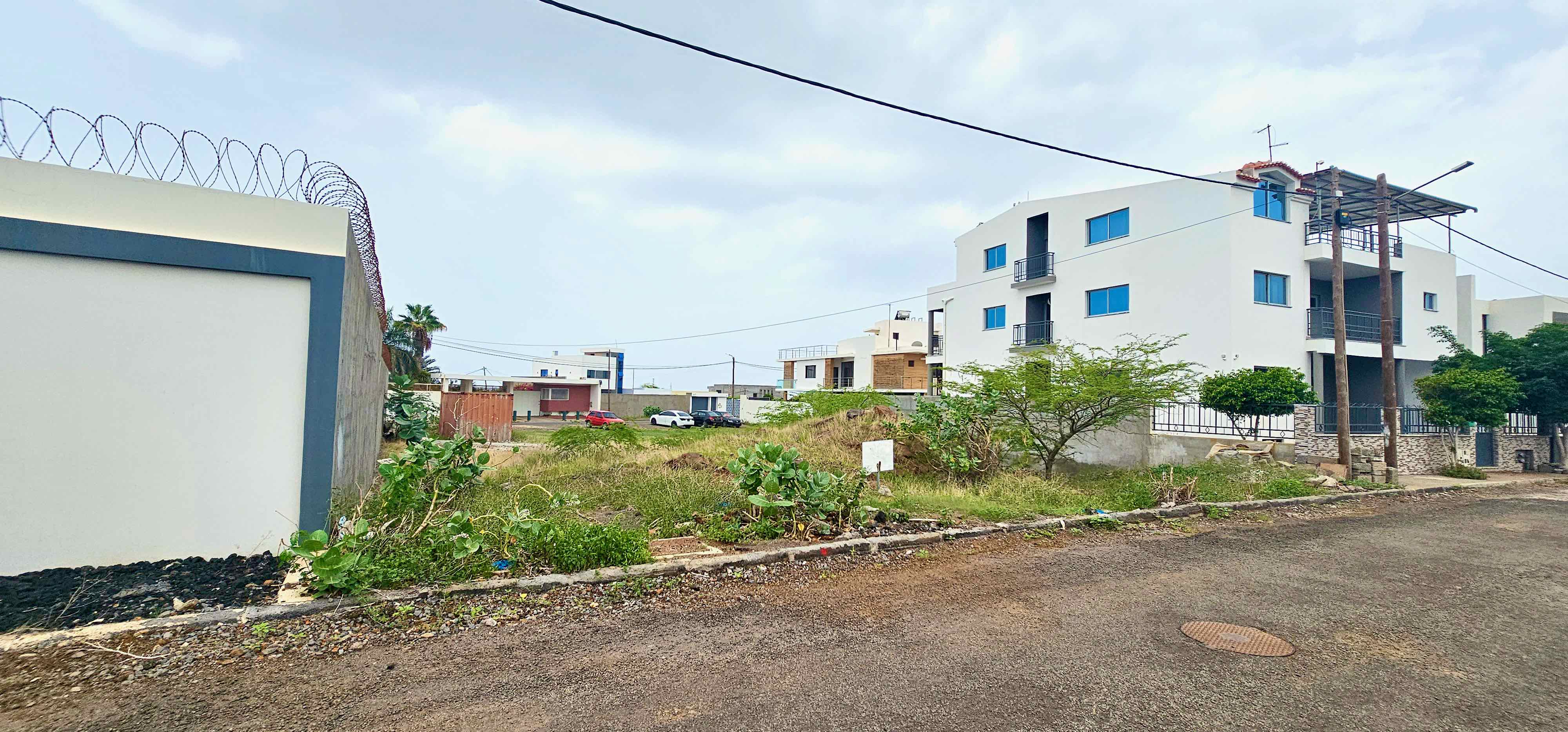 Lote de Terreno para investimento em Lazareto, Mindelo - Photo 3