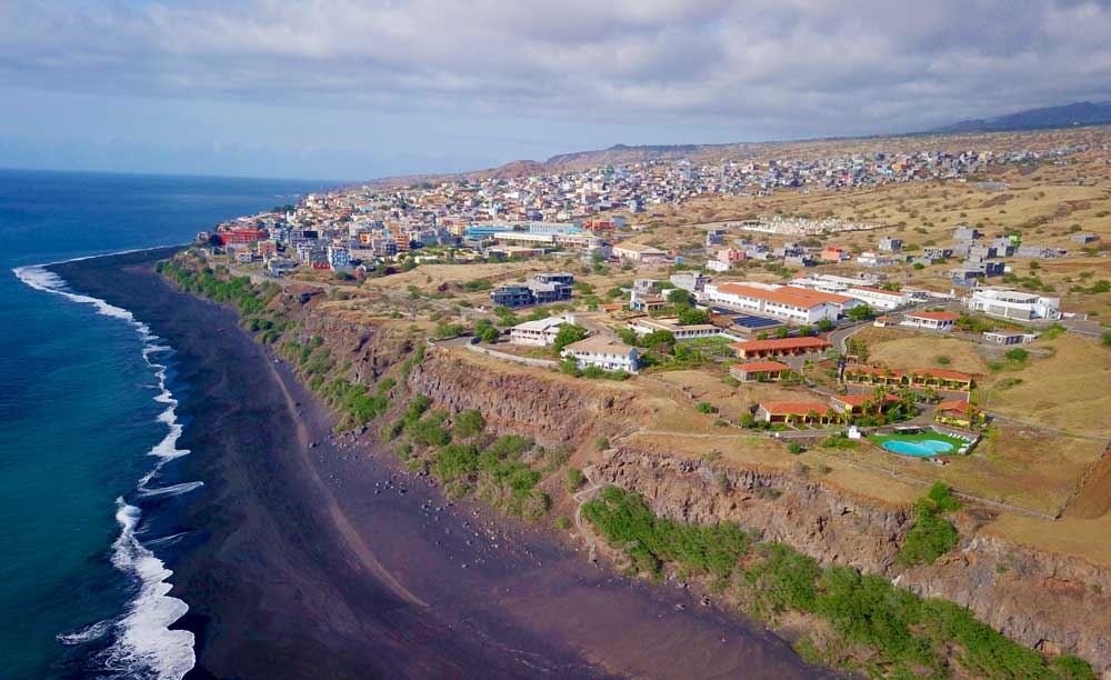 LUXURIOUS PROPERTY IN THE CITY CENTER OF THE ISLAND FOGO - Photo 1