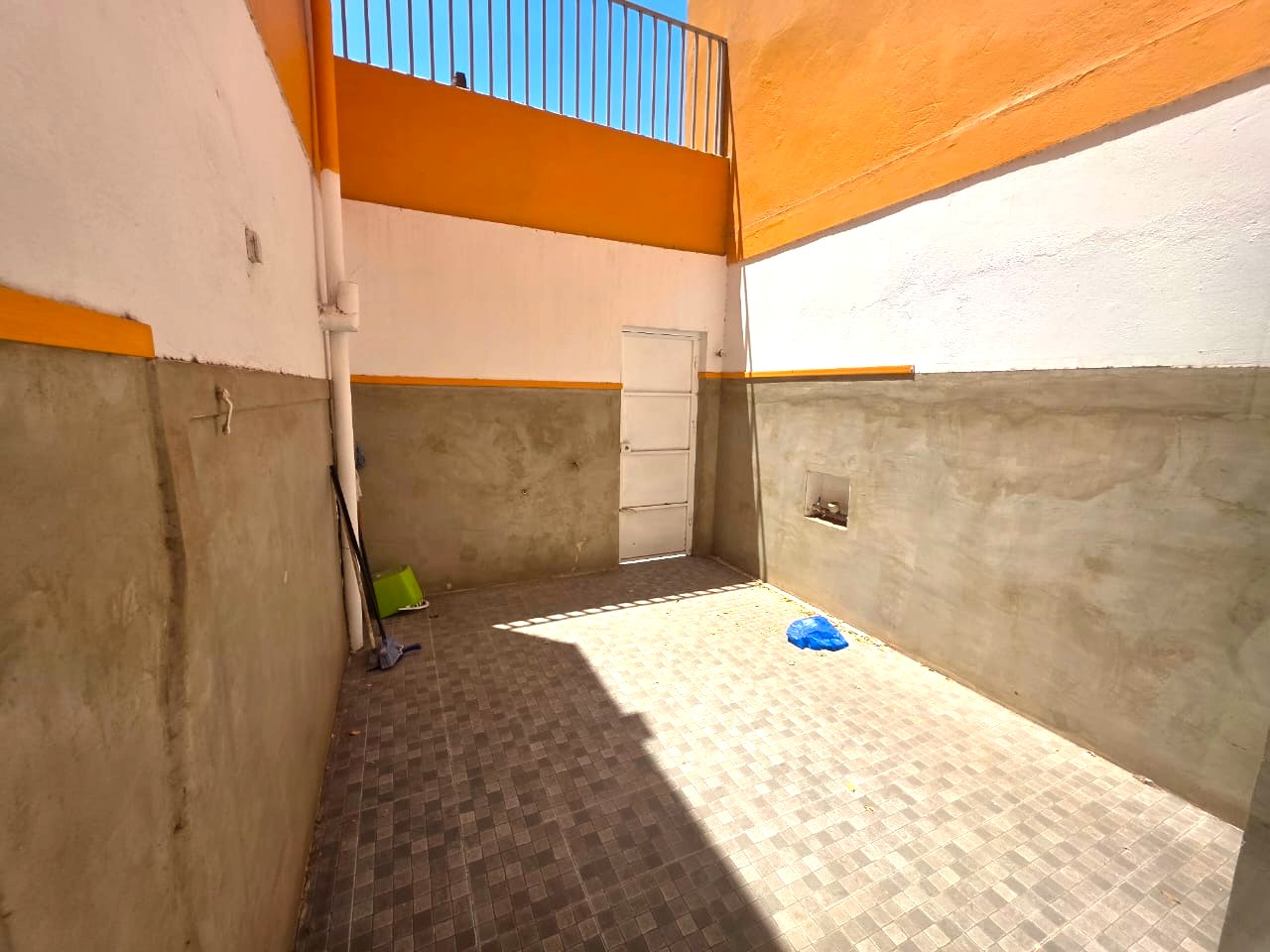 Escritório Em Achada Santo Antônio - Photo 1