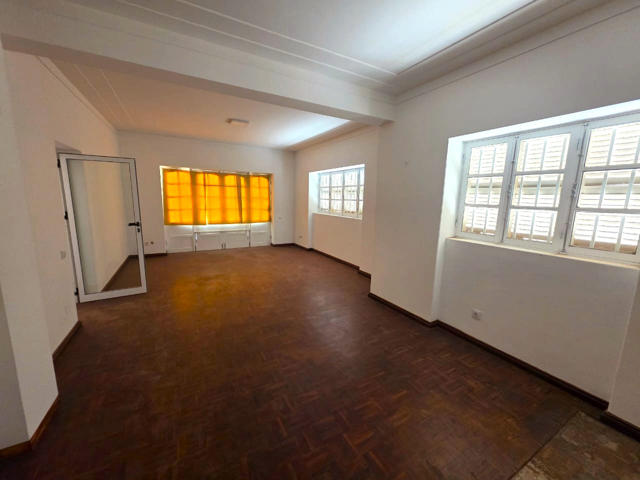 Escritório Em Achada Santo Antônio - Photo 4