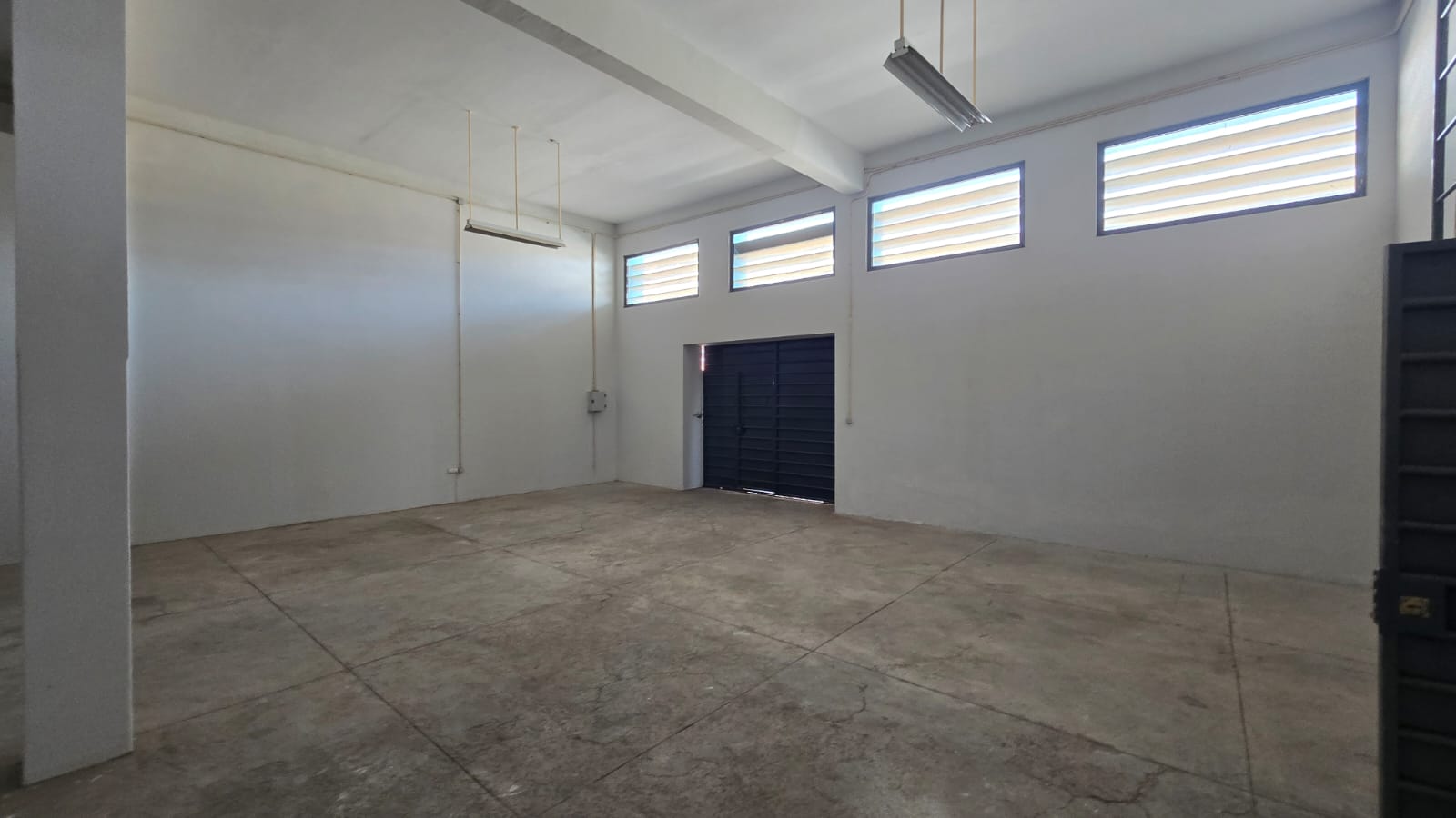 Showroom/Armazém, Achada Grande - Photo 1