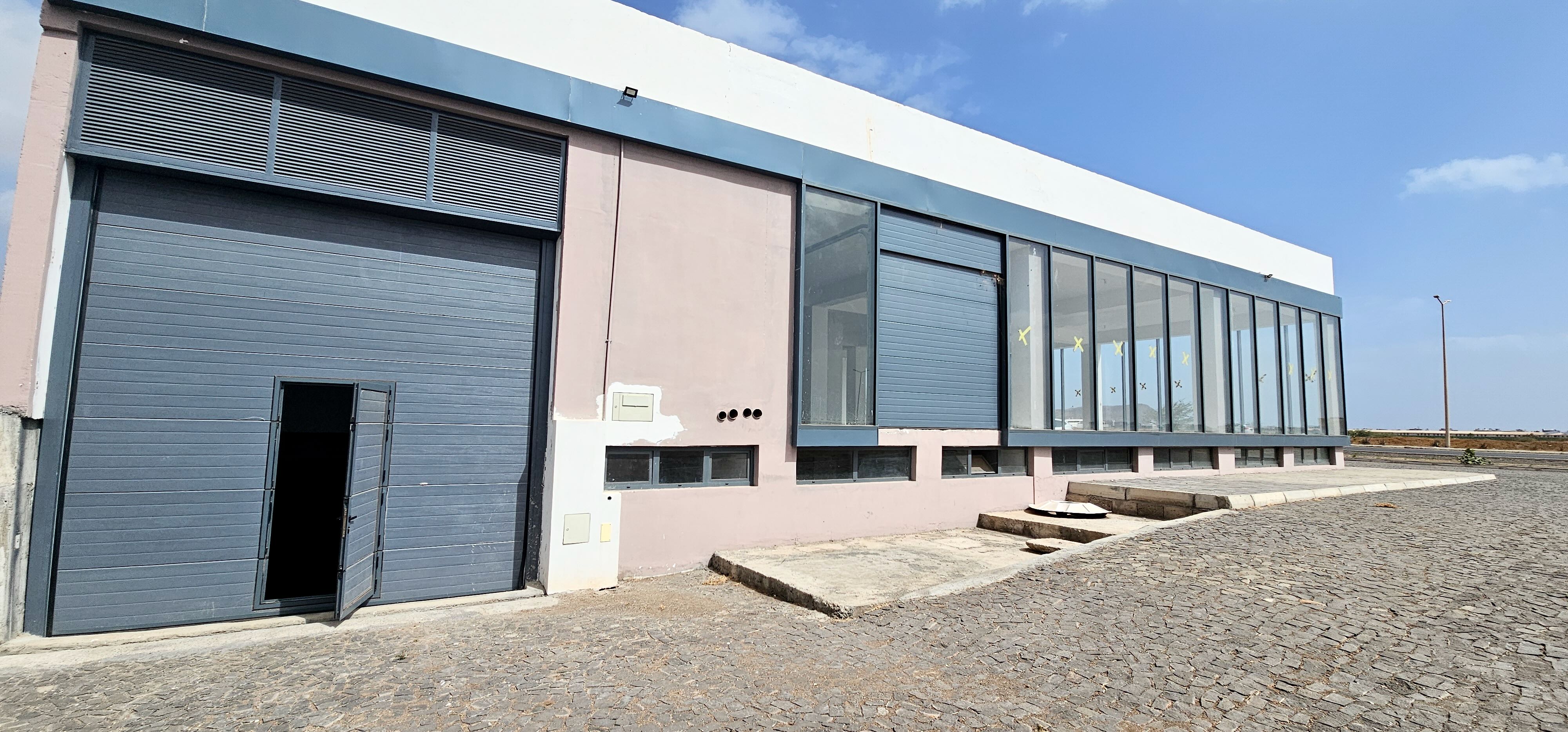 Showroom/Armazém, Achada Grande - Photo 2