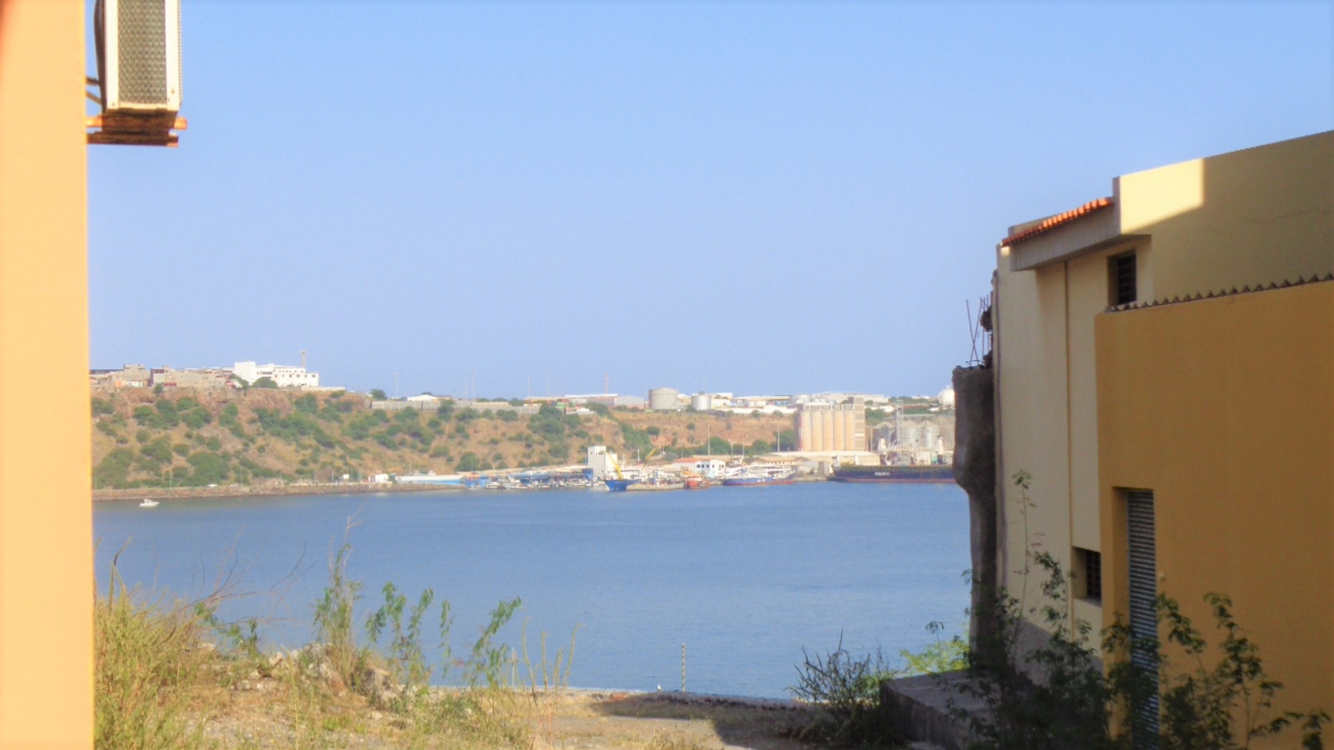 T3 Mobilado Em Chã de Areia, Praia. - Photo 1