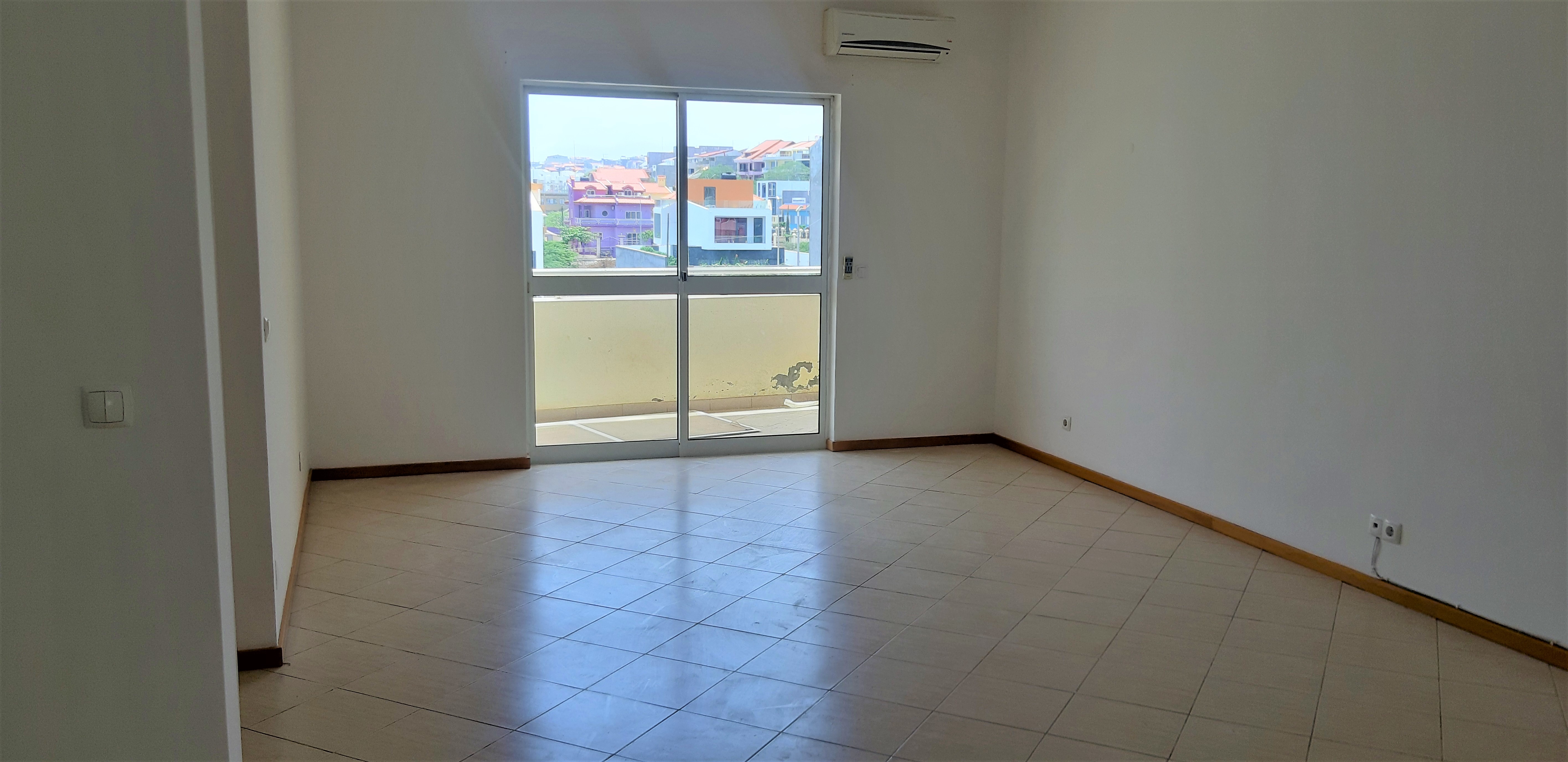 T4 No Condomínio Ondas do Mar - Photo 2