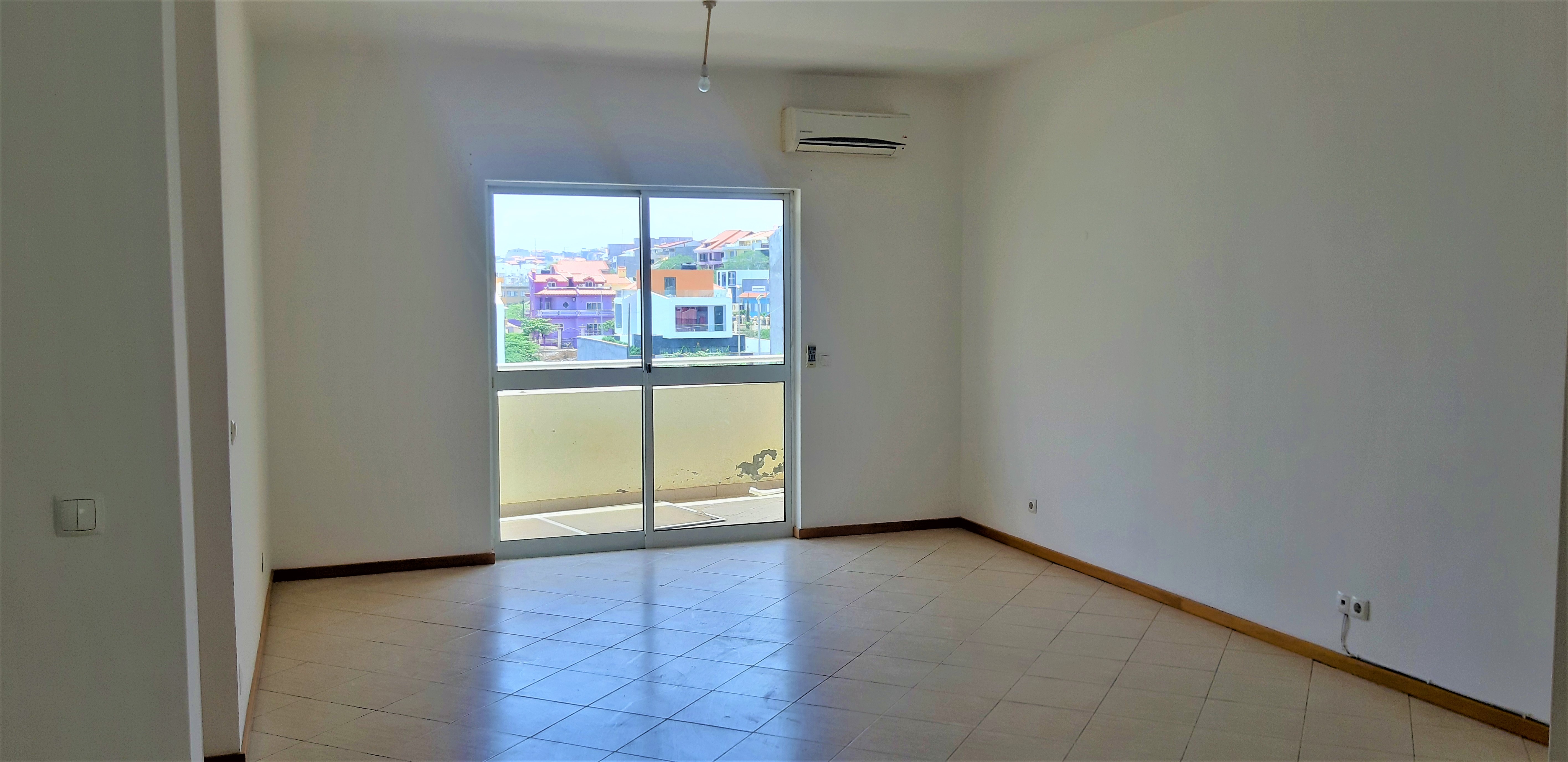 T4 No Condomínio Ondas do Mar - Photo 3