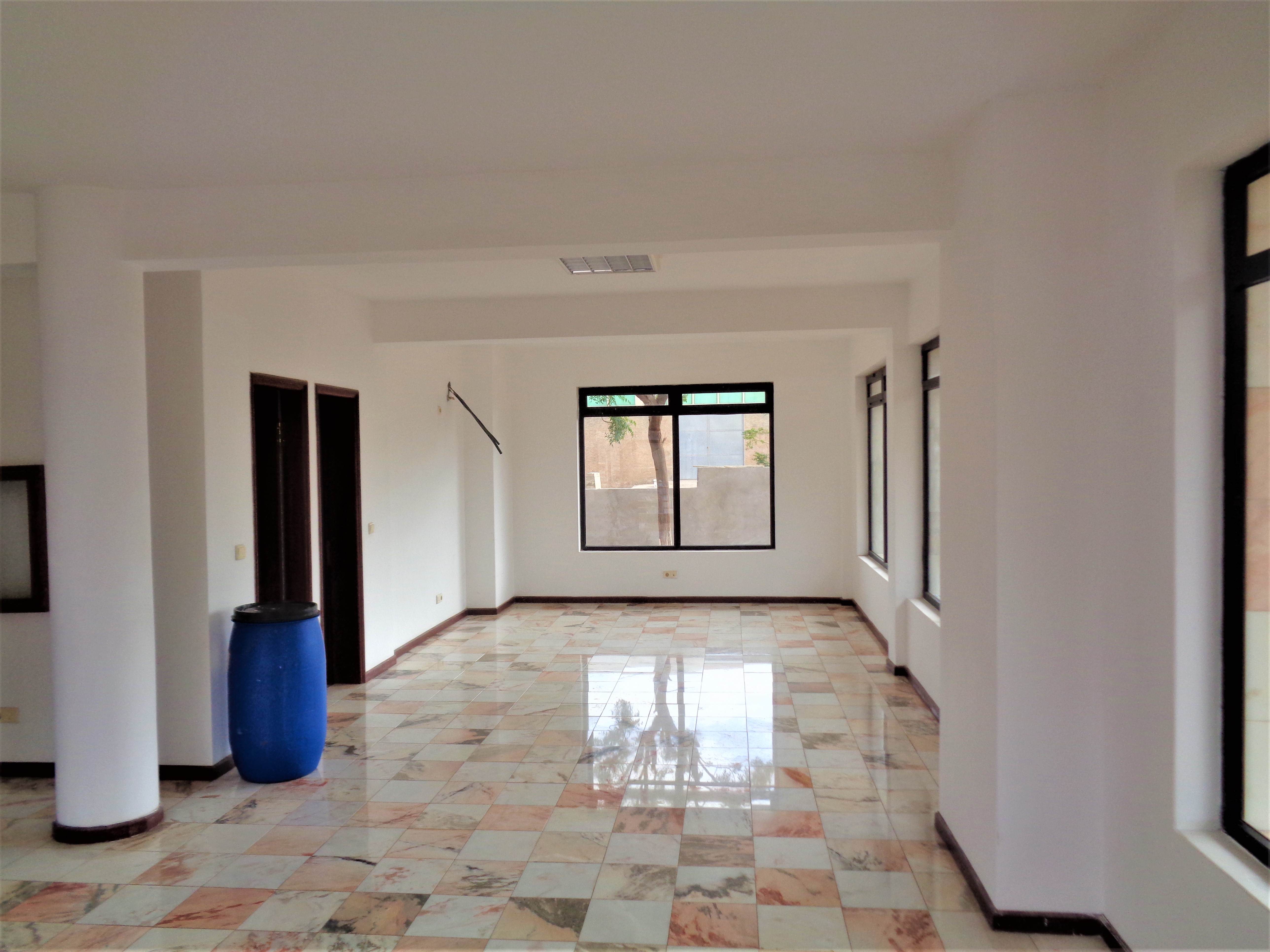 Espaço Comercial Achada S. Filipe - Photo 1