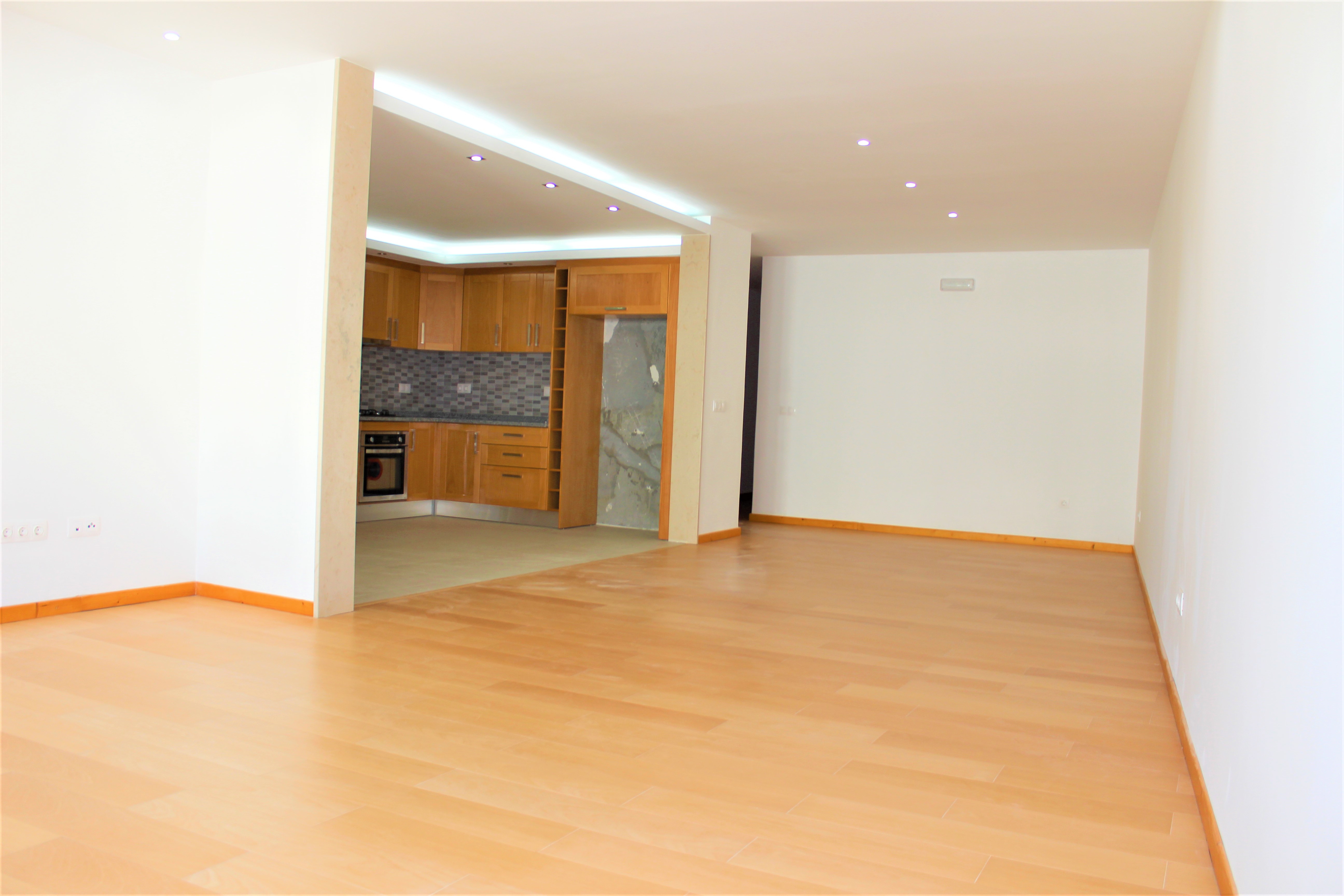 Arrenda-se Excelente T2 em Palmarejo - Photo 2