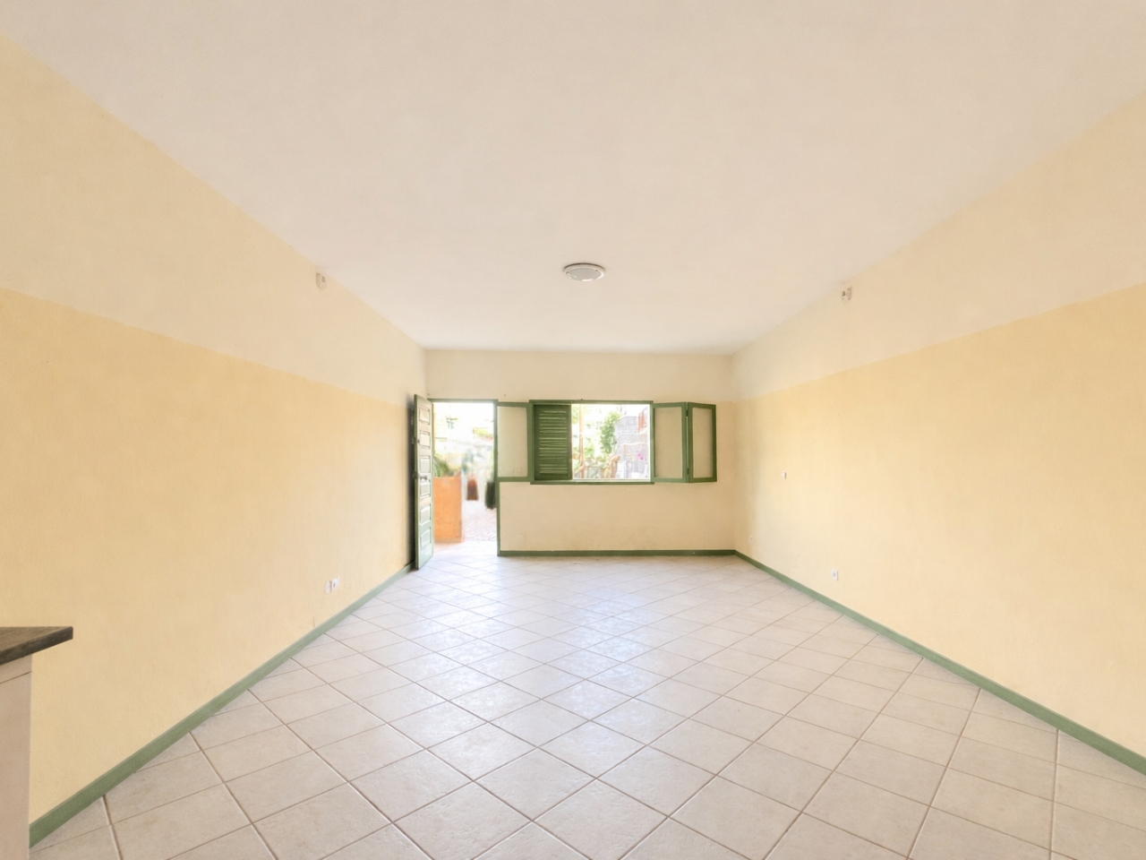 Santa Maria – Town Centre | Great Investment Opportunity - Photo 2