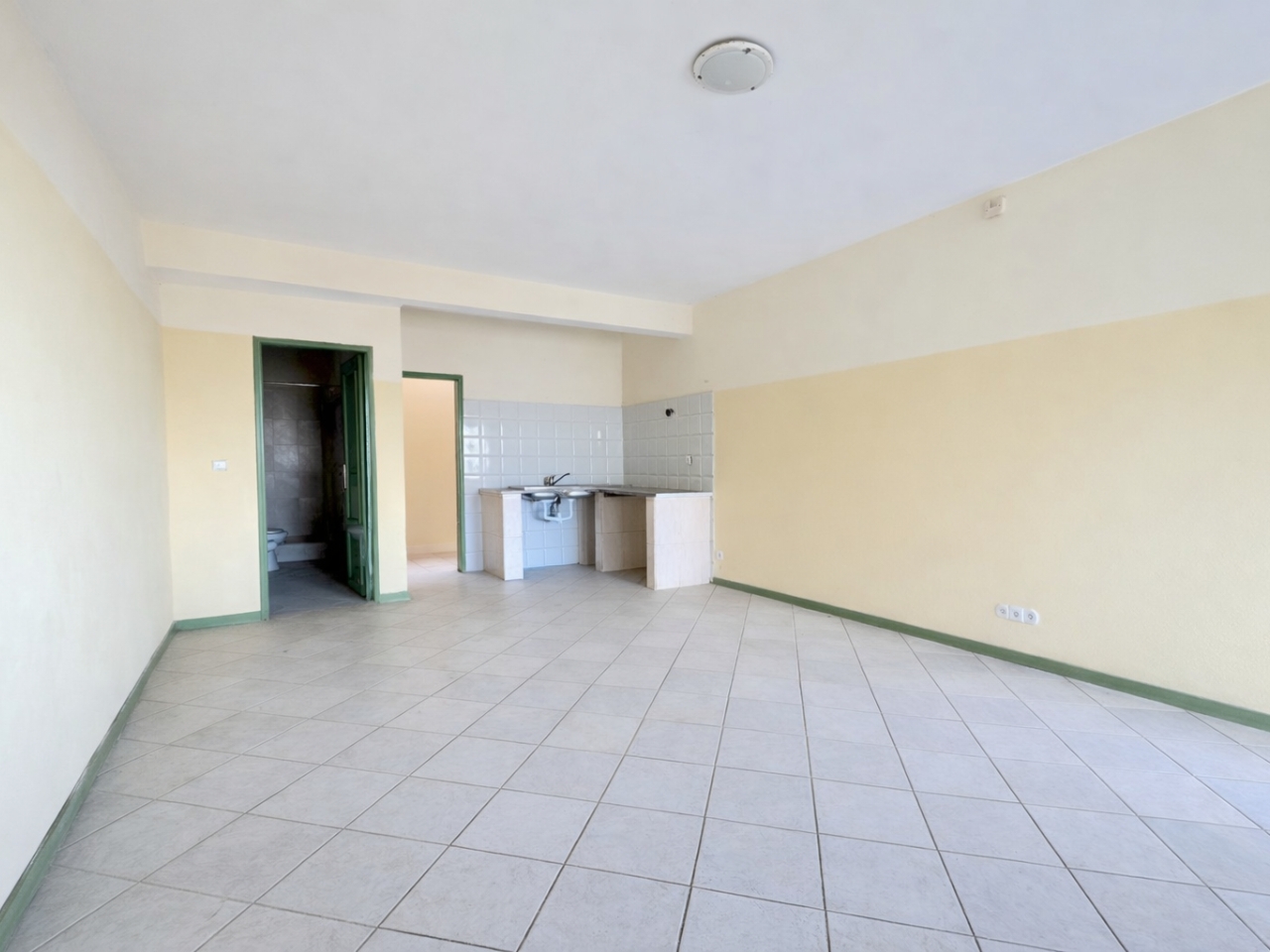 Santa Maria – Town Centre | Great Investment Opportunity - Photo 3