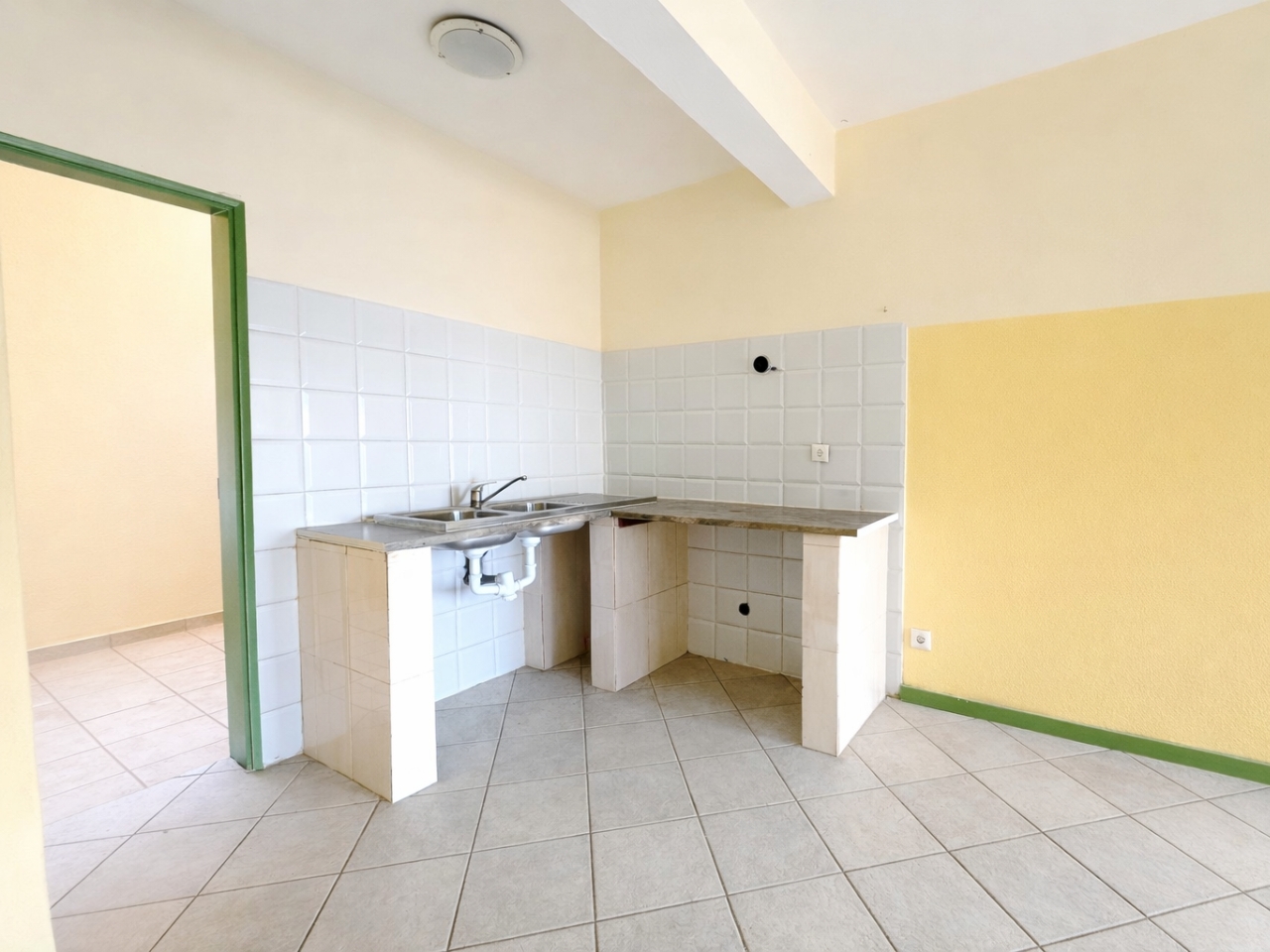 Santa Maria – Town Centre | Great Investment Opportunity - Photo 4