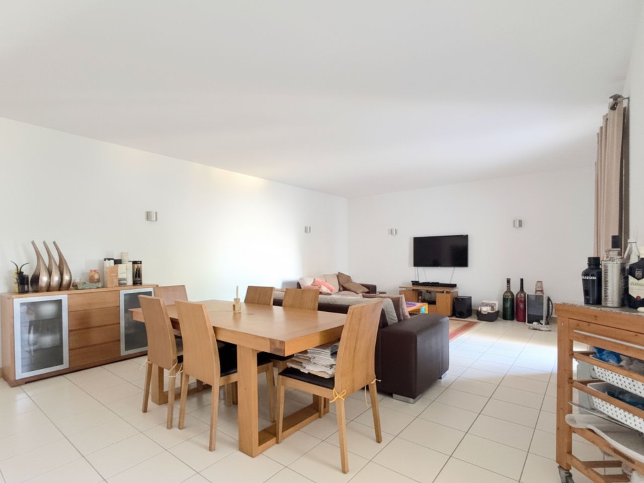 Spacious Family Apartment in Villa Verde – Tassel Building - Photo 3