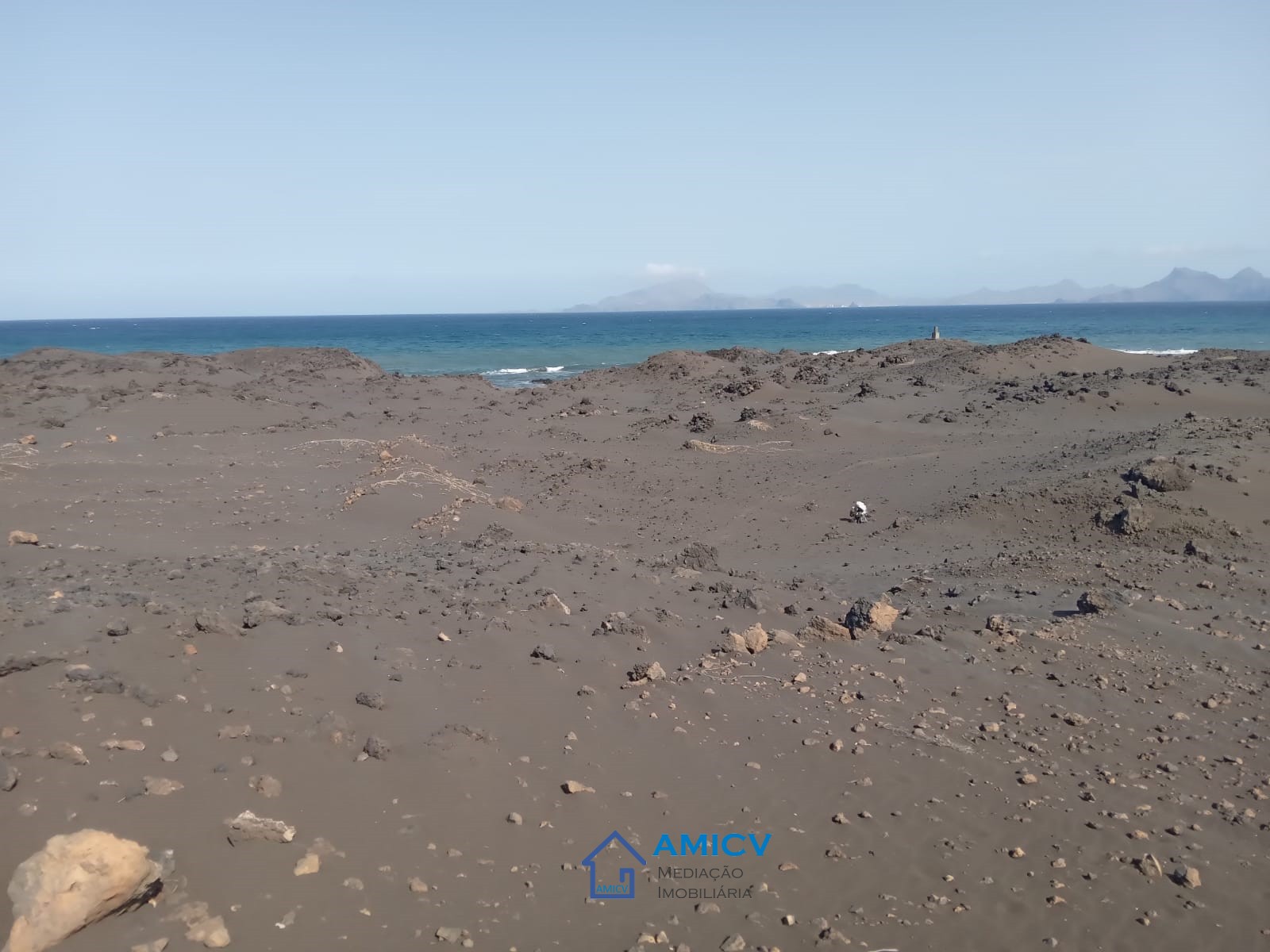 TERRENOS PRAIA DE TOPO – PORTO NOVO