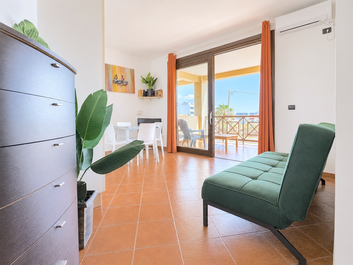 Charming One-Bedroom with Large Terrace – Porto Antigo 3