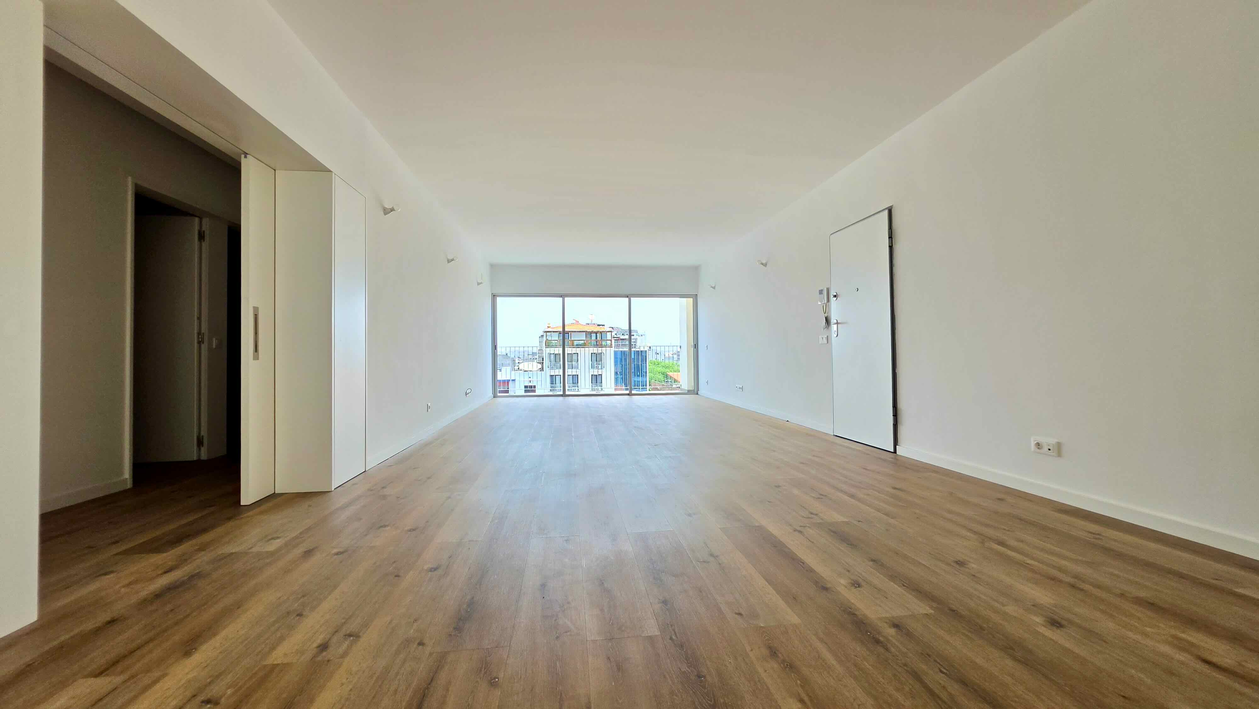 Apartamento T3 à Venda em Achada de Santo António