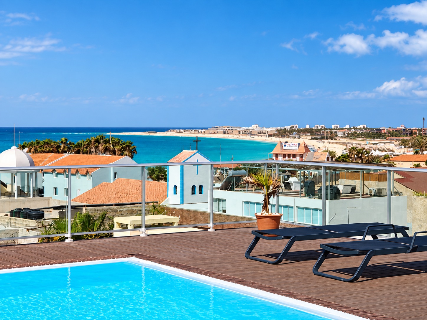 T1 moderno com piscina no terraço em Santa Maria
